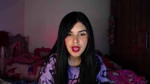 Snapshot of dark_angel_66 chatting on 11-06-25, 03:40 Moony online show from 11-06-25, 03:40