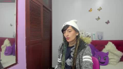 dark_dominika online show from 12-18-25, 01:28