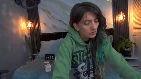 dark_dominika online show from 05-06-26, 01:05