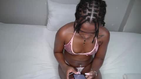 dark_lovly online show from 11-10-25, 07:40