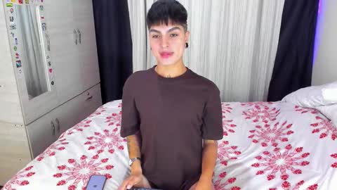 Juanito online show from 12-23-25, 01:03