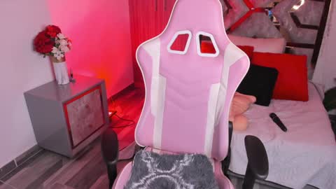 Snapshot of dark_madison chatting on 12-12-24, 11:14 CELESTE online show from 12-12-24, 11:14