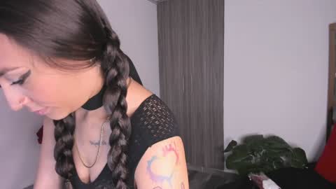 Snapshot of dark_madison chatting on 12-20-24, 07:28 CELESTE online show from 12-20-24, 07:28