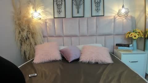 Snapshot of dark_nina_ chatting on 10-05-25, 02:21 Nina online show from 10-05-25, 02:21