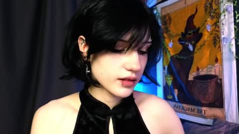Snapshot of dark_vamp_ chatting on 12-19-24, 10:21 Vamp  online show from 12-19-24, 10:21