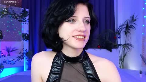 Snapshot of dark_vamp_ chatting on 12-23-24, 03:29 Vamp  online show from 12-23-24, 03:29