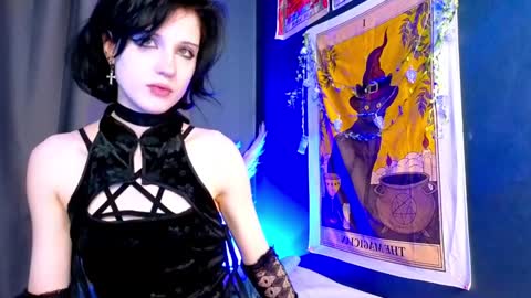Snapshot of dark_vamp_ chatting on 12-29-24, 08:58 Vamp  online show from 12-29-24, 08:58