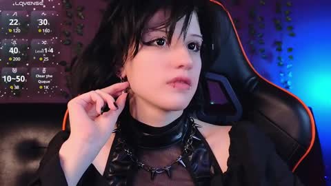 Snapshot of dark_vamp_ chatting on 01-19-25, 03:39 Vamp  online show from 01-19-25, 03:39