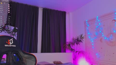 Snapshot of dark_vamp_ chatting on 02-01-25, 03:19 Vamp  online show from 02-01-25, 03:19