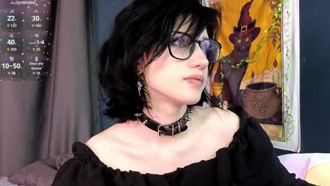 Snapshot of dark_vamp_ chatting on 02-05-25, 06:37 Vamp  online show from 02-05-25, 06:37
