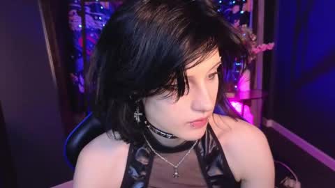 Snapshot of dark_vamp_ chatting on 02-10-25, 04:08 Vamp  online show from 02-10-25, 04:08