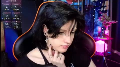 Snapshot of dark_vamp_ chatting on 02-14-25, 04:15 Vamp  online show from 02-14-25, 04:15