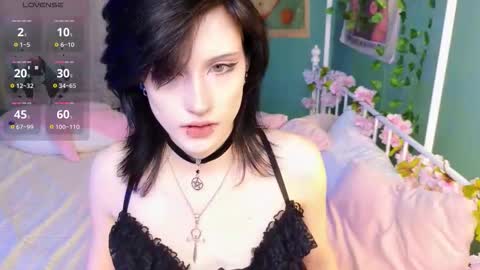 Snapshot of dark_vamp_ chatting on 09-26-25, 02:43 Vamp  online show from 09-26-25, 02:43