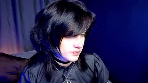 Snapshot of dark_vamp_ chatting on 09-29-25, 05:07 Vamp  online show from 09-29-25, 05:07