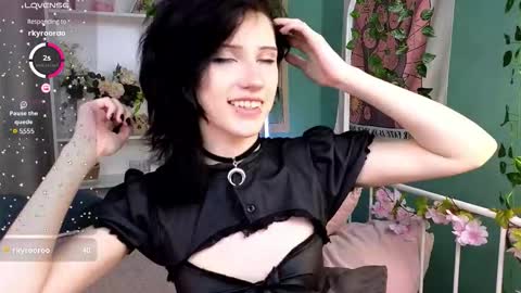 Snapshot of dark_vamp_ chatting on 10-16-25, 05:03 Vamp  online show from 10-16-25, 05:03