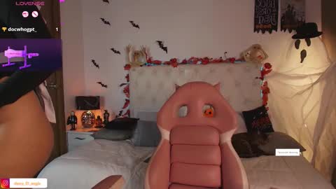 Angel Darcy  online show from 10-09-25, 10:19