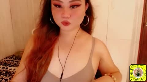 Snapshot of darkbirde chatting on 11-29-25, 05:10 Rose Dawson online show from 11-29-25, 05:10