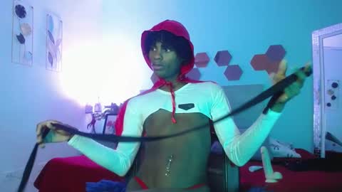 Snapshot of darkcandyboy chatting on 10-07-25, 12:35 darkcandyboy online show from 10-07-25, 12:35