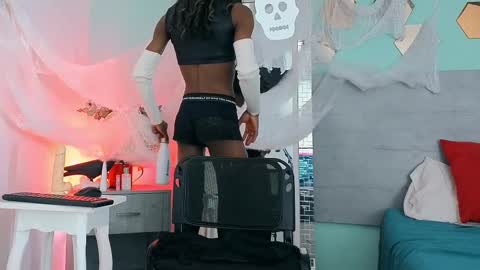 Snapshot of darkcandyboy chatting on 10-29-25, 12:51 darkcandyboy online show from 10-29-25, 12:51