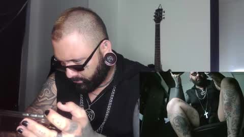 darkclothes online show from 12-27-24, 08:56