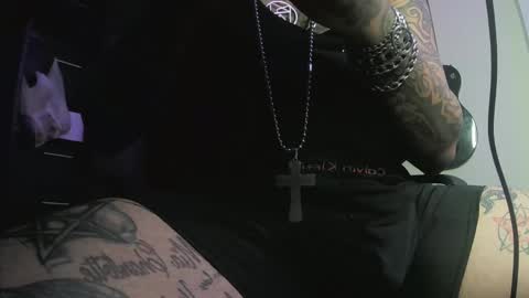 darkclothes online show from 01-04-25, 08:37