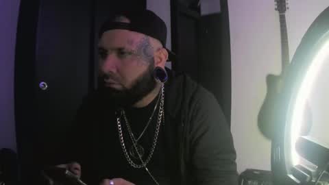 darkclothes online show from 01-05-25, 10:32