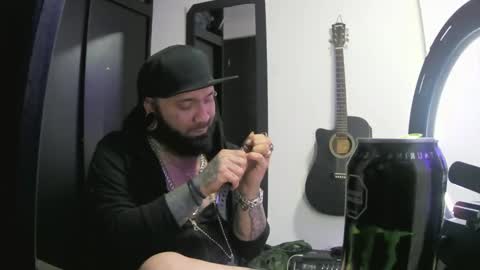 darkclothes online show from 01-08-25, 04:23