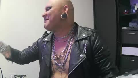 darkclothes online show from 01-19-25, 09:01