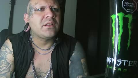 darkclothes online show from 01-20-25, 06:32