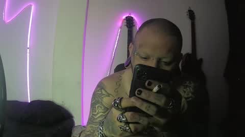 darkclothes online show from 02-03-25, 10:47