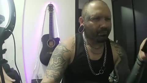 darkclothes online show from 02-08-25, 01:00