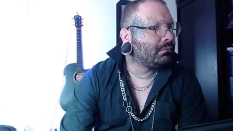 darkclothes online show from 02-17-25, 07:42