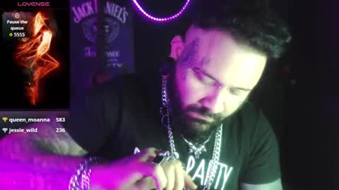 darkclothes online show from 10-08-25, 07:50