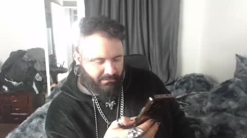 darkclothes online show from 10-22-25, 02:56