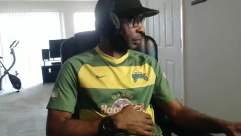 Snapshot of darkdaddyvibes chatting on 05-30-26, 06:27 DrkVibes online show from 05-30-26, 06:27