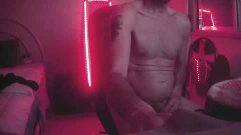 Snapshot of darkdance chatting on 02-16-25, 09:27 freak soul online show from 02-16-25, 09:27