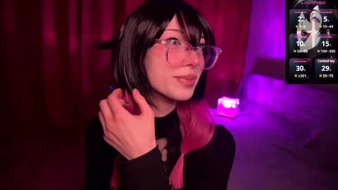 Snapshot of darkfirenight chatting on 01-07-25, 12:13 Yuu online show from 01-07-25, 12:13