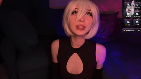 Snapshot of darkfirenight chatting on 09-29-25, 12:05 Yuu online show from 09-29-25, 12:05