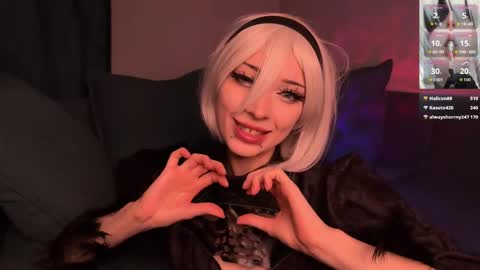 Snapshot of darkfirenight chatting on 10-09-25, 07:45 Yuu online show from 10-09-25, 07:45