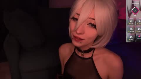 Snapshot of darkfirenight chatting on 10-17-25, 11:29 Yuu online show from 10-17-25, 11:29