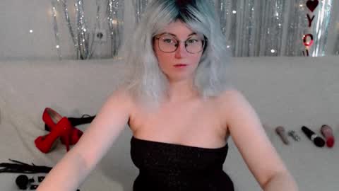 Kelly online show from 09-12-25, 06:02