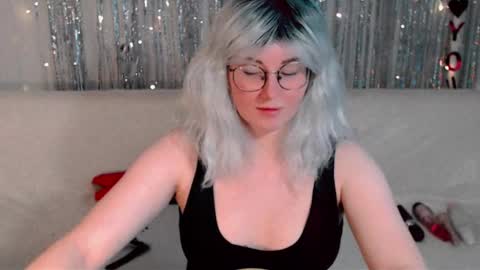 Kelly online show from 09-25-25, 01:04