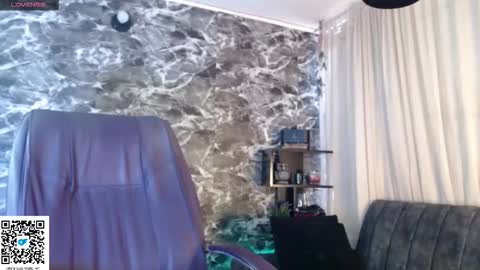 New account.  Help me reach 100 thumbs up  online show from 09-10-25, 06:08