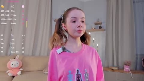 Snapshot of darklycurious chatting on 11-15-25, 09:21 Elizabeth online show from 11-15-25, 09:21