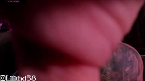 Snapshot of darknes_lilith18 chatting on 11-11-25, 03:50 darknes_lilith18 online show from 11-11-25, 03:50