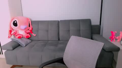 Amelie online show from 05-20-26, 07:09