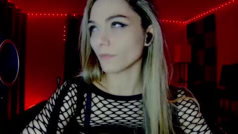 roseredgoddess online show from 11-19-25, 04:34