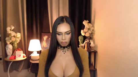 HAPPY BIRTHDAY MISTRESS MADRIANA online show from 02-05-25, 11:55