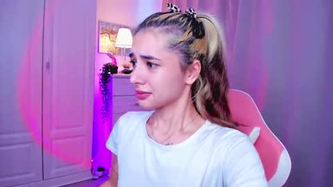 Belle online show from 02-22-25, 05:34