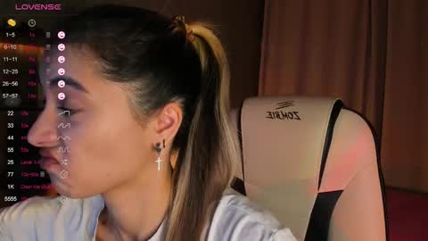 Belle online show from 09-16-25, 04:02